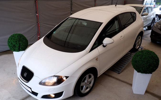 Seat Leon cena 24900 przebieg: 175000, rok produkcji 2011 z Woźniki małe 277